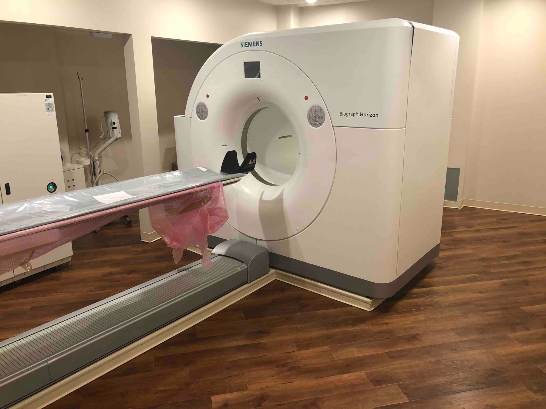 Photo showing examination room with PETCT