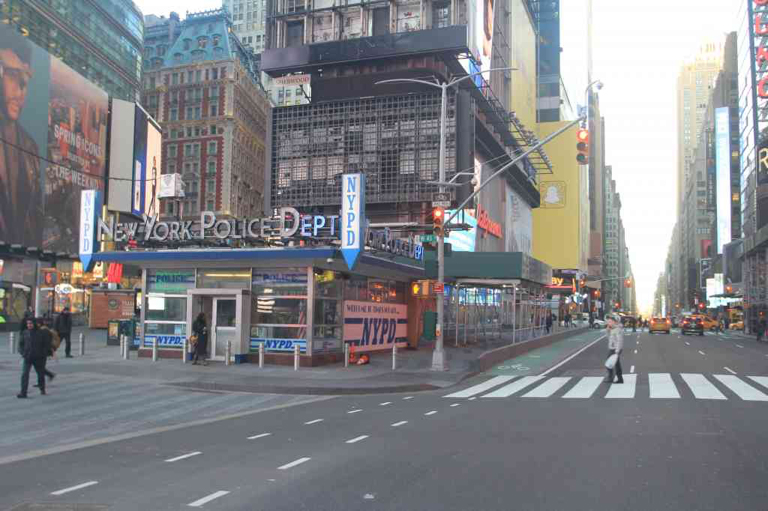 Photo showing the Times Square Substation before renovation
